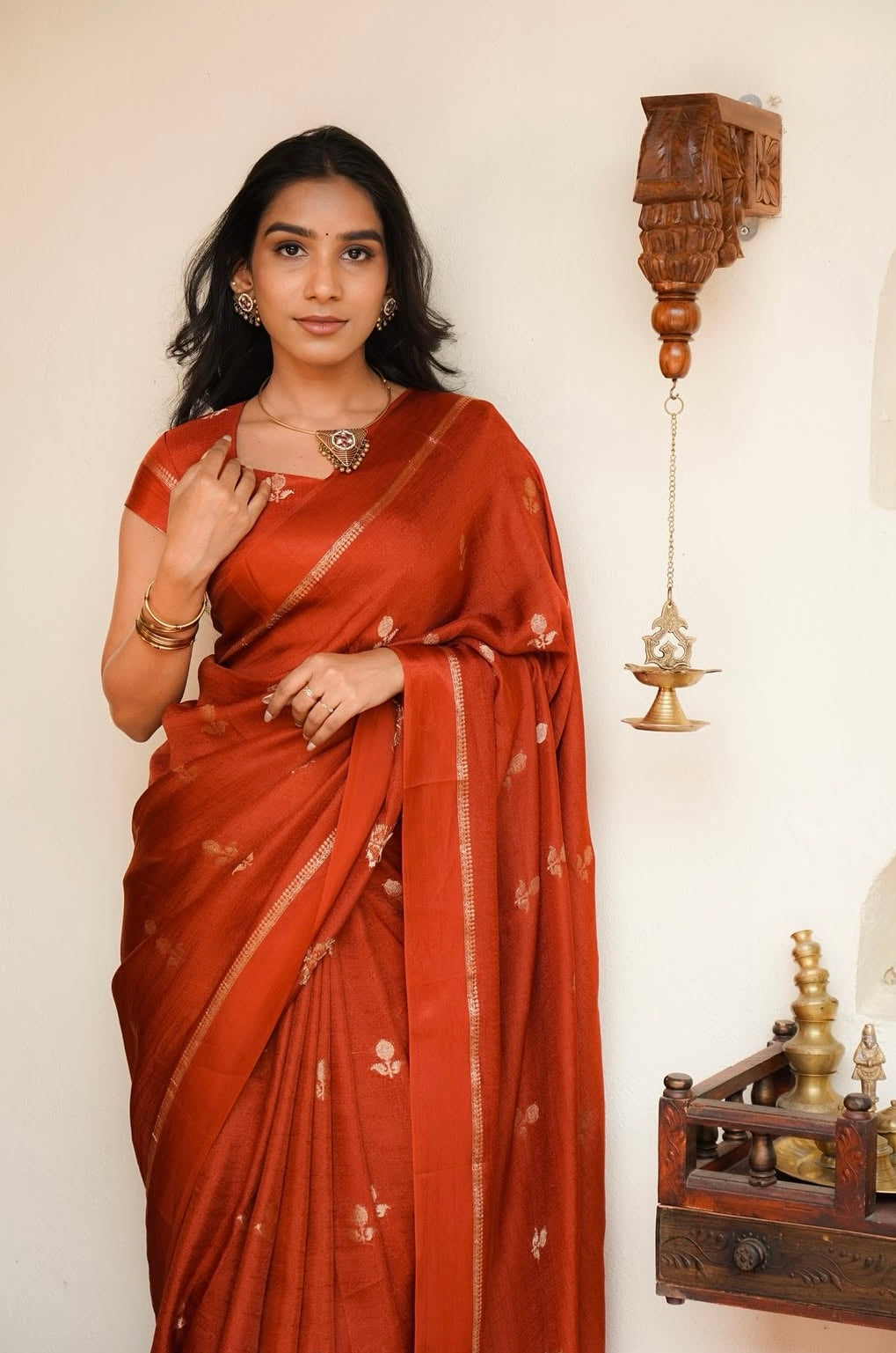 Dreamy Dalia Viscose Khadi Silk Saree (Rusty Orange)