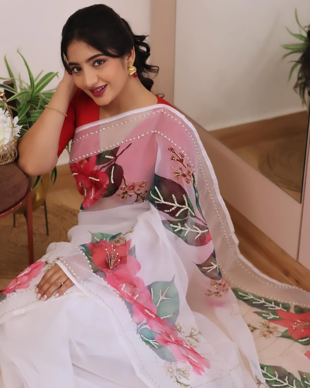 Pearls and Petals Elegant Organza Saree Beautiful print with Heavy Handcrafted Khatli and Pearl work all over saree paired with Plain Cherry Red Color Blouse Piece