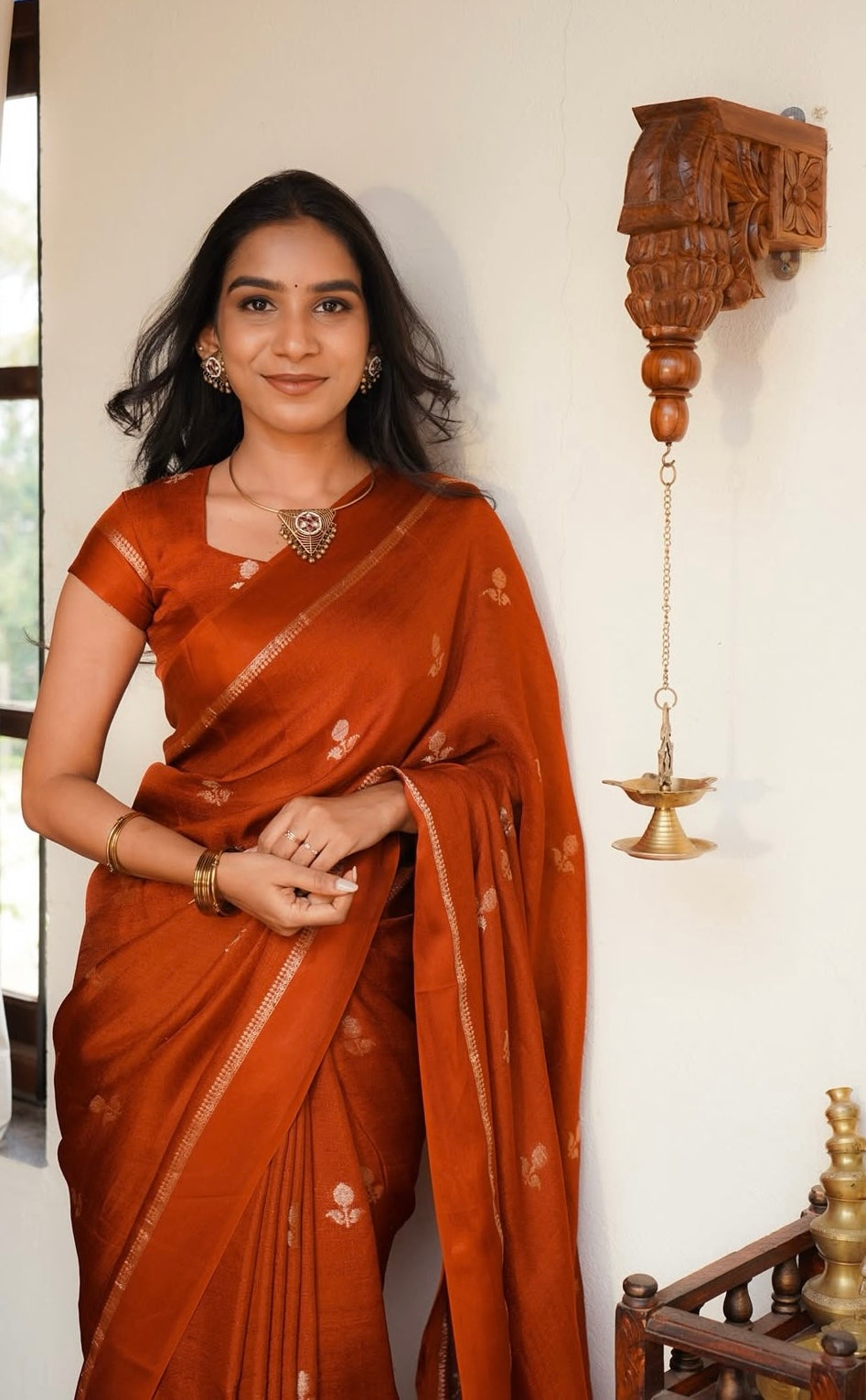Dreamy Dalia Viscose Khadi Silk Saree (Rusty Orange)