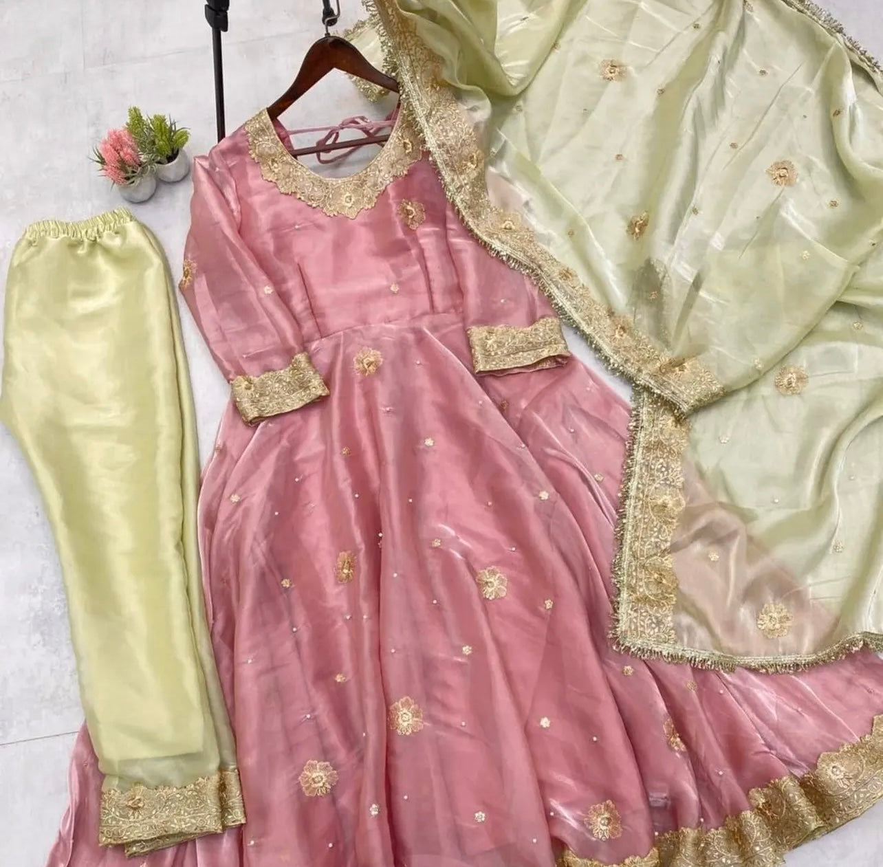 Organza Salwar-Suit: Readymade Size 38: PISTA Color SALWAR and DUPATTA