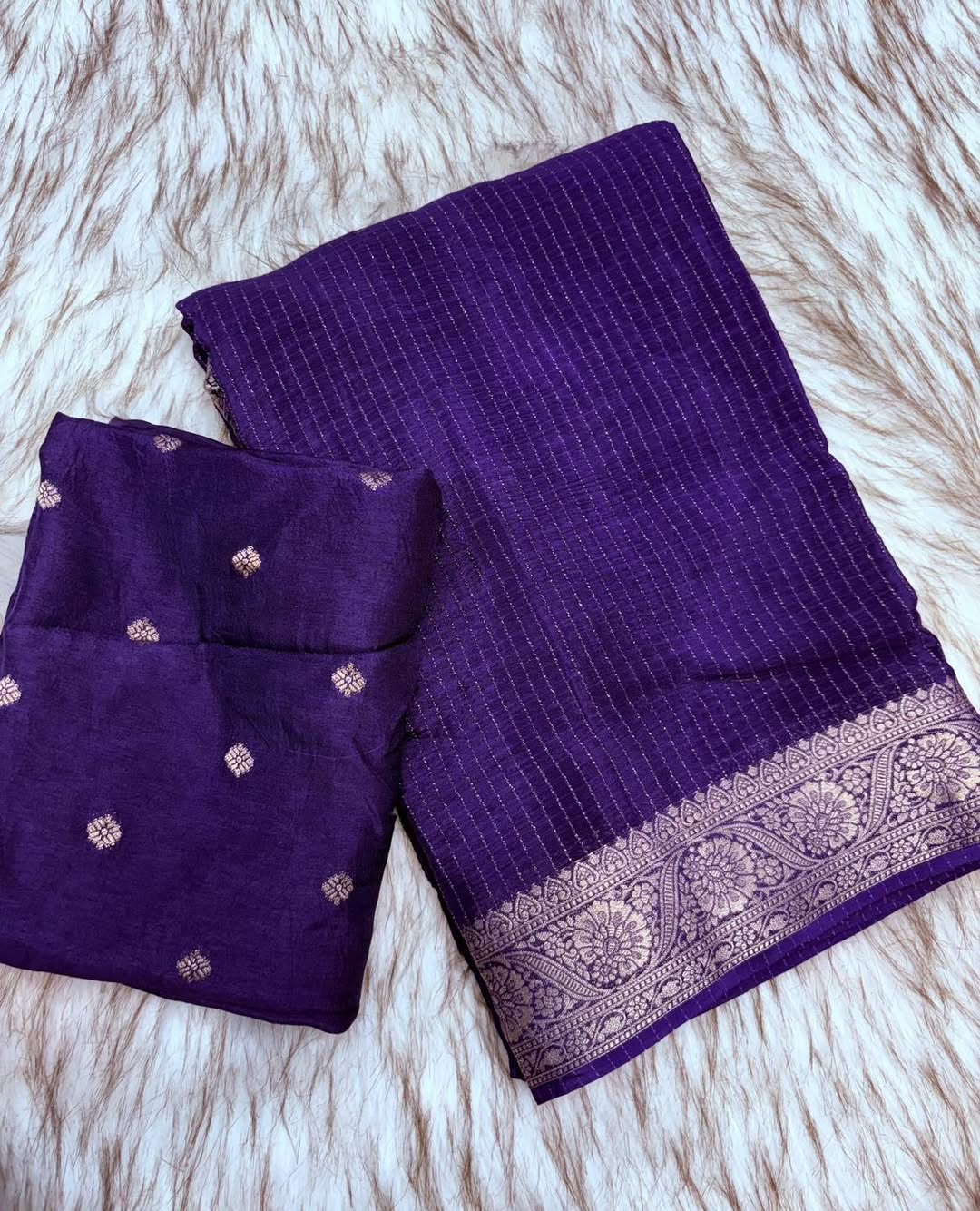 Deep Purple Chinon Silk Saree with Jari Lining Allover The Saree with Heavy Weaving Border and Pallu paired with Weaving Chinon Silk Blouse Piece
