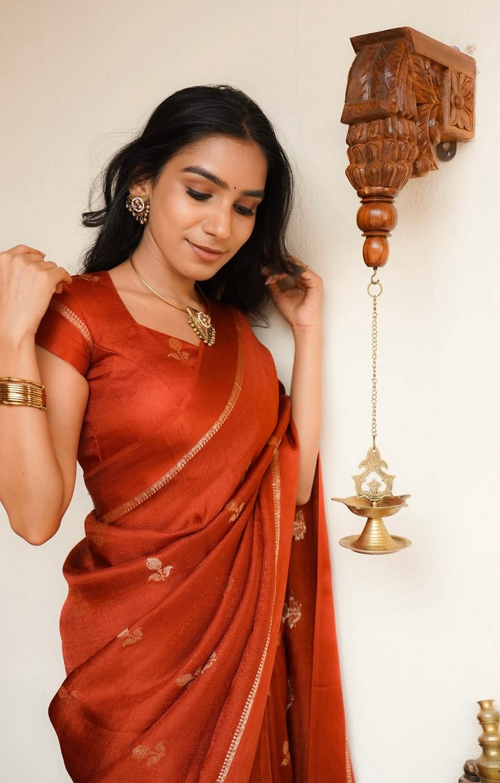 Dreamy Dalia Viscose Khadi Silk Saree (Rusty Orange)