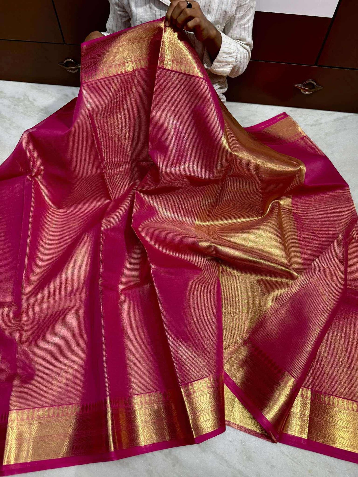 METALLIC DARK PINK Soft Banarasi Tissue Saree, Heavy Weaving Jacquard Border and Heavy JARI LINING Allover the Saree