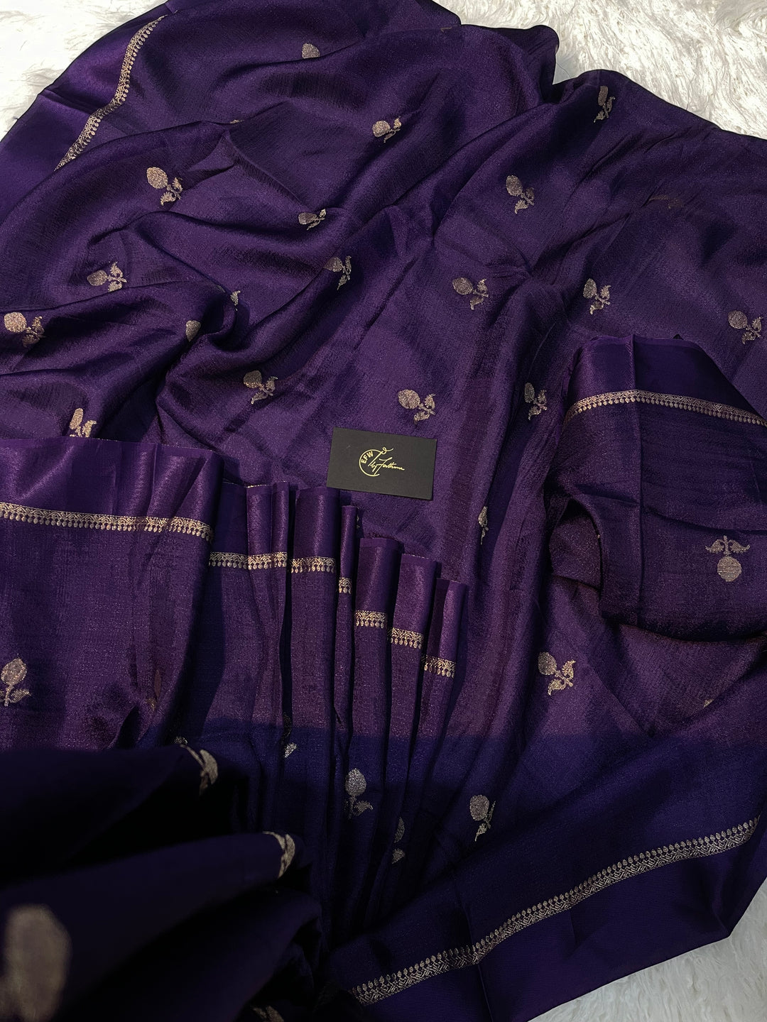 Dreamy Dalia Viscose Khadi Silk Saree (Violet Color)