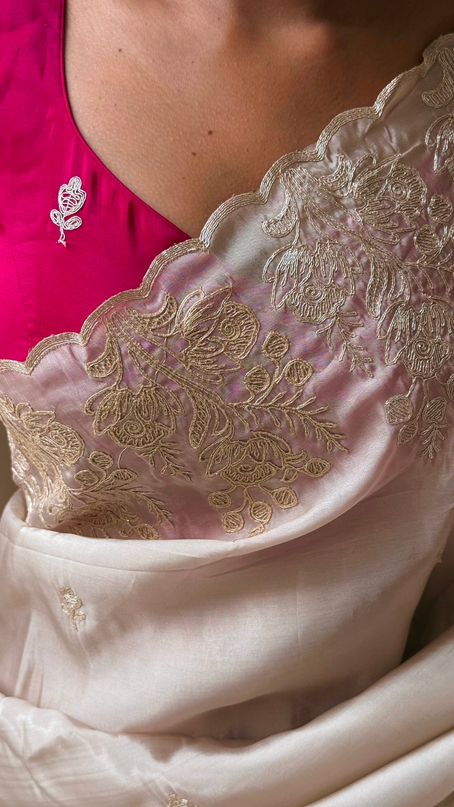 PASTEL IVORY COLOR Saree CRAPE SATIN and vibrant rani pink Blouse Piece