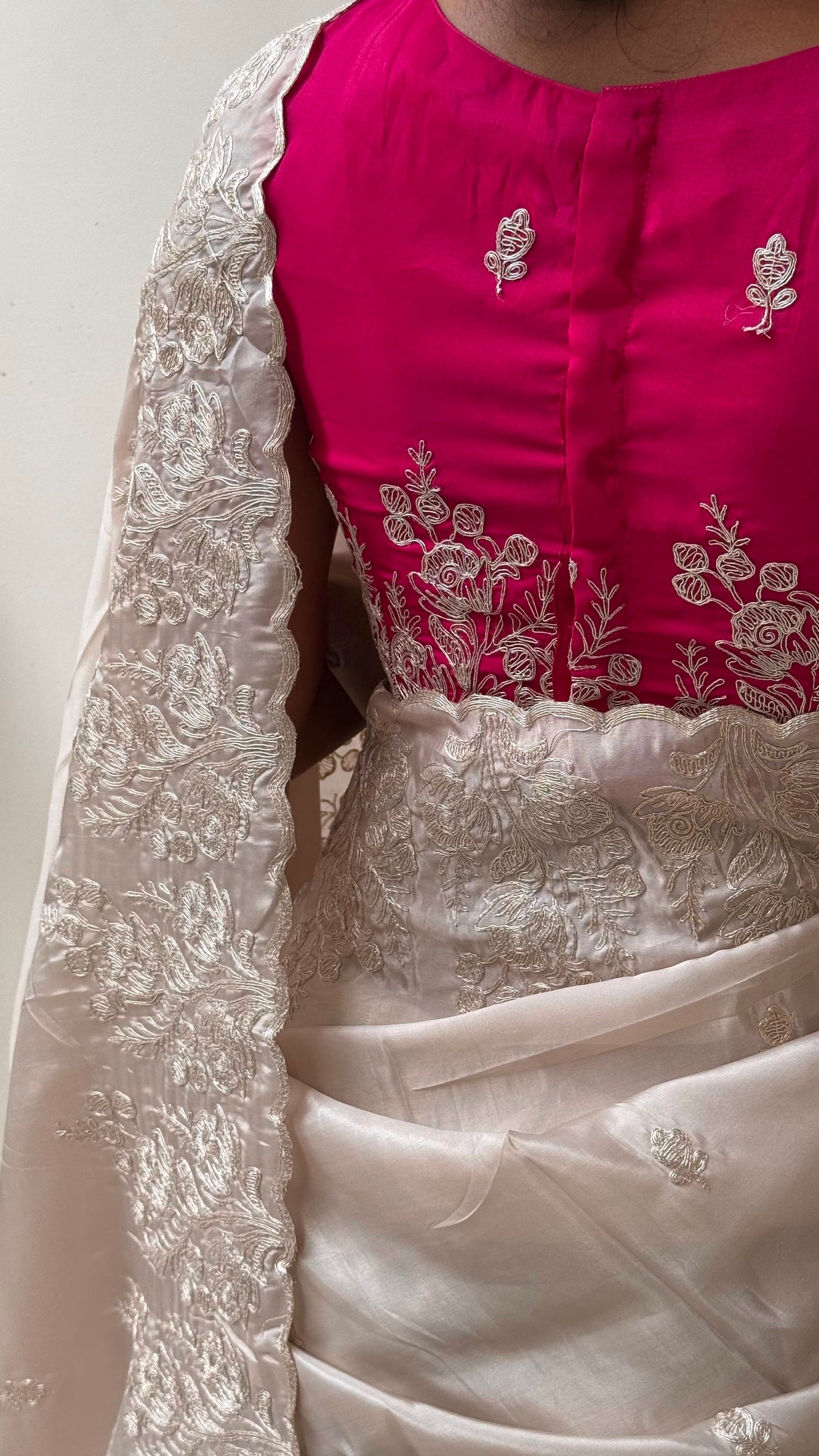 PASTEL IVORY COLOR Saree CRAPE SATIN and vibrant rani pink Blouse Piece