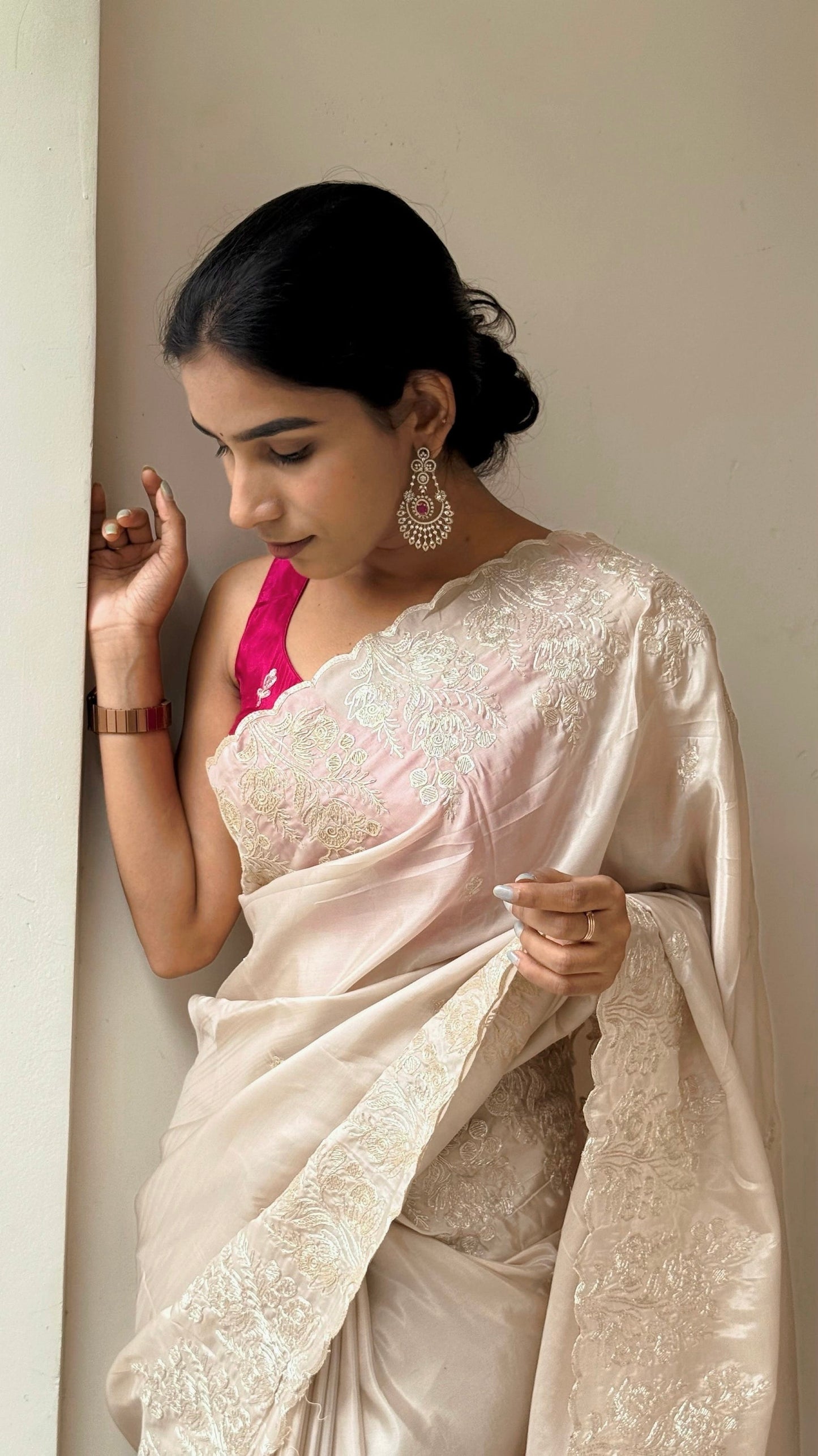 PASTEL IVORY COLOR Saree CRAPE SATIN and vibrant rani pink Blouse Piece