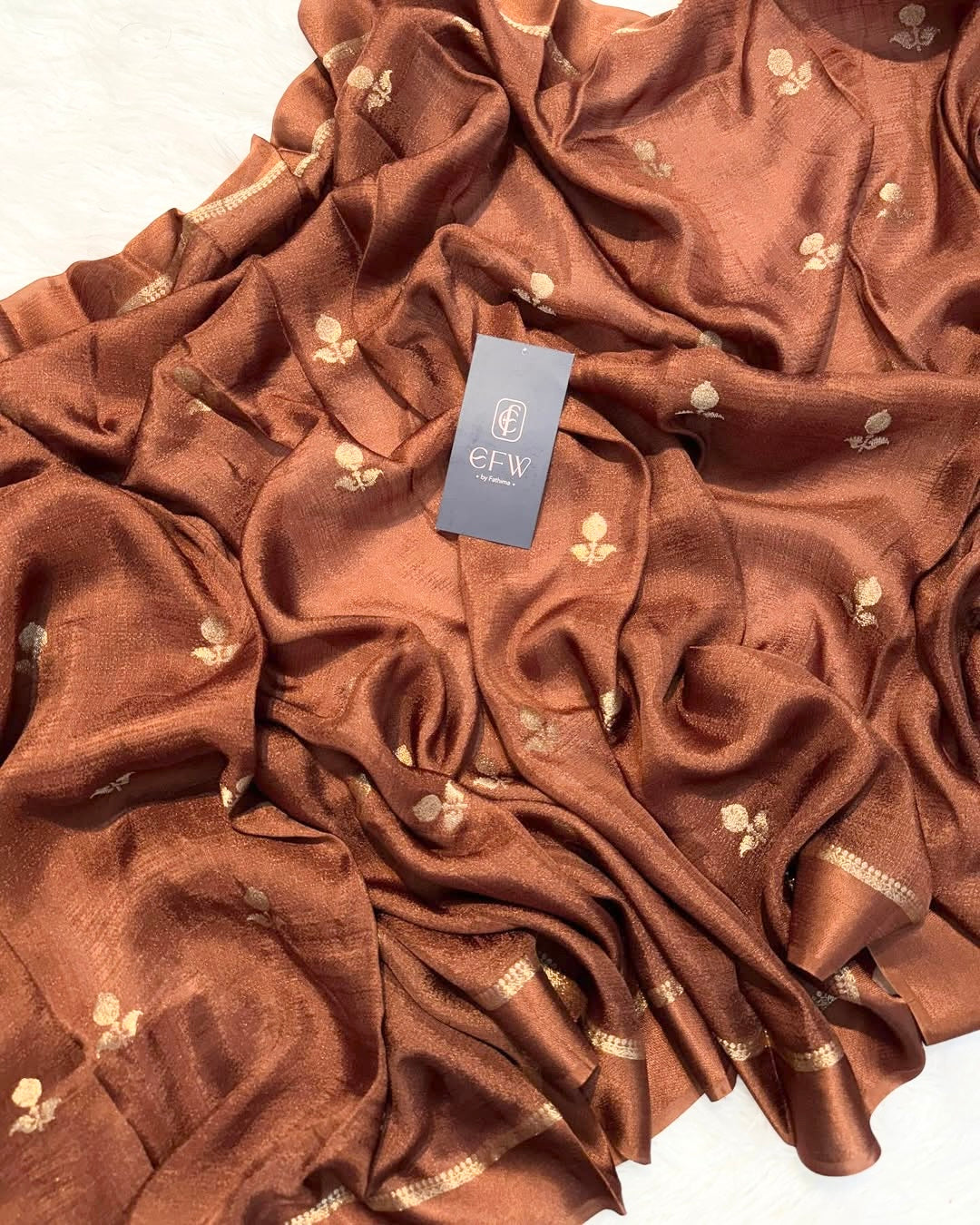 Dreamy Dalia Viscose Khadi Silk Saree (Mocha Color)