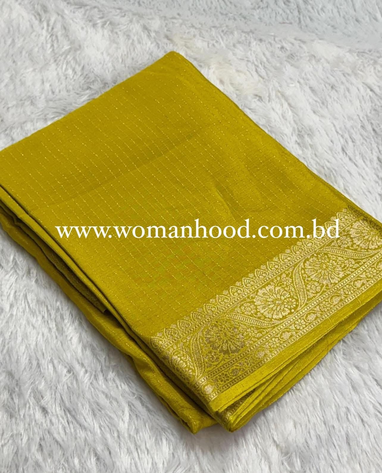Chinon Silk Saree with Jari Lining Allover The Saree with Heavy Weaving Border and Pallu paired with Weaving Chinon Silk Blouse Piece